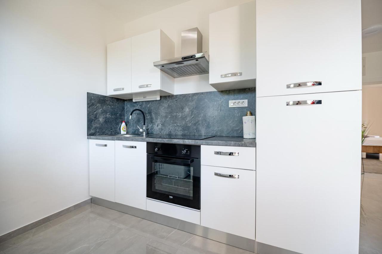 Apartments Zora Seline Eksteriør billede
